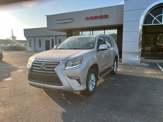 Used 2015 Beige Lexus 460 image 35