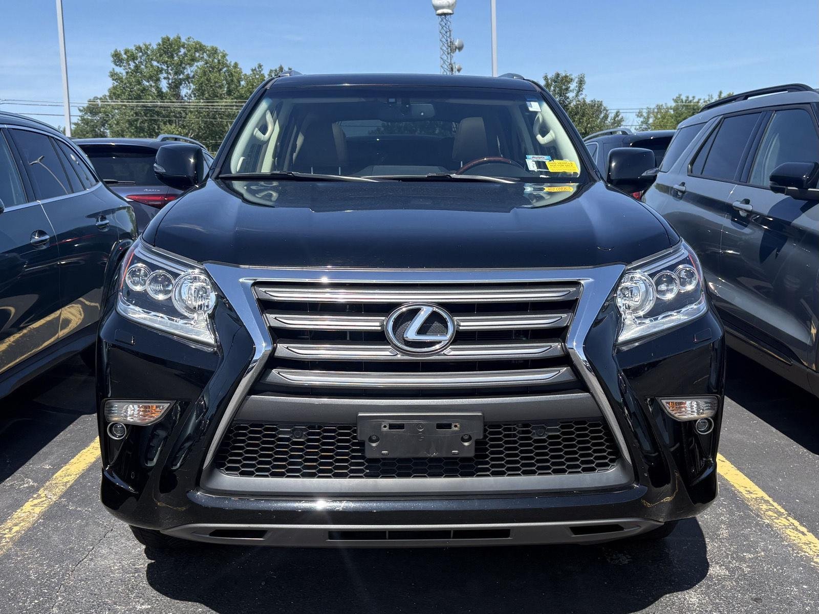 Used 2018  Lexus GX 460 image 2