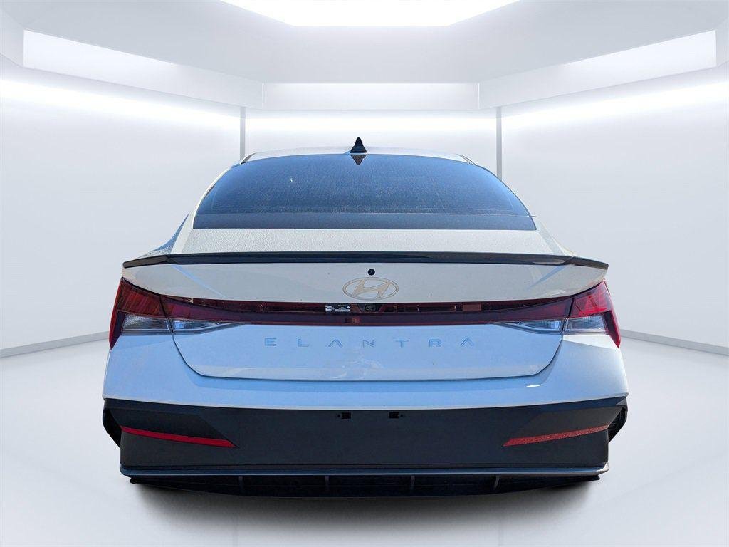 New 2026 White Hyundai SEL Sport image 4