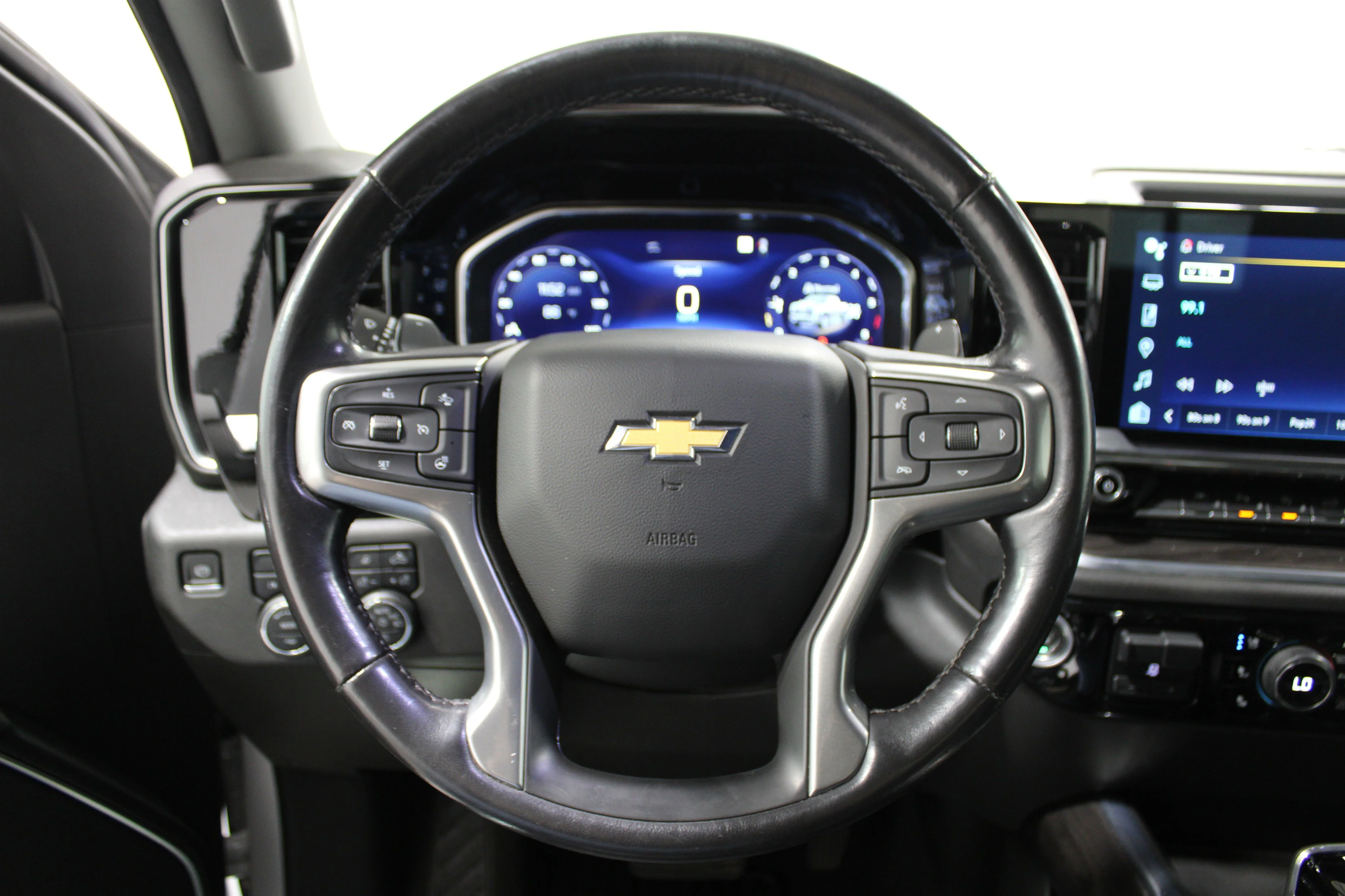 2022 Chevrolet Silverado 1500 LTZ - Photo 8