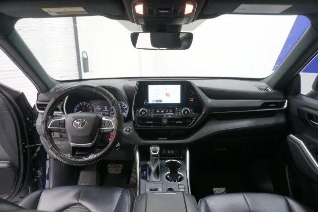 Used 2023  Toyota XSE image 28