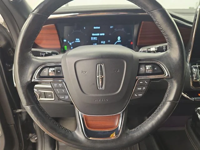Used 2020 Black Lincoln Reserve image 39