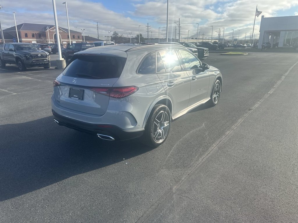Used 2026  Mercedes-Benz GLC 300 image 8