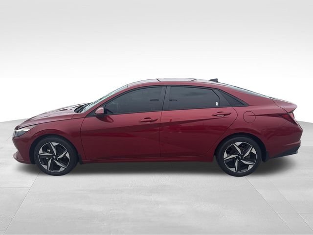 Used 2023 Red Hyundai SEL image 2