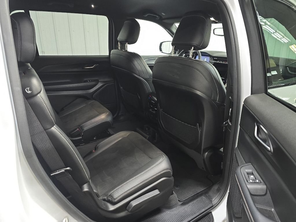 Used 2023 Bright White Clearcoat Jeep Altitude image 17