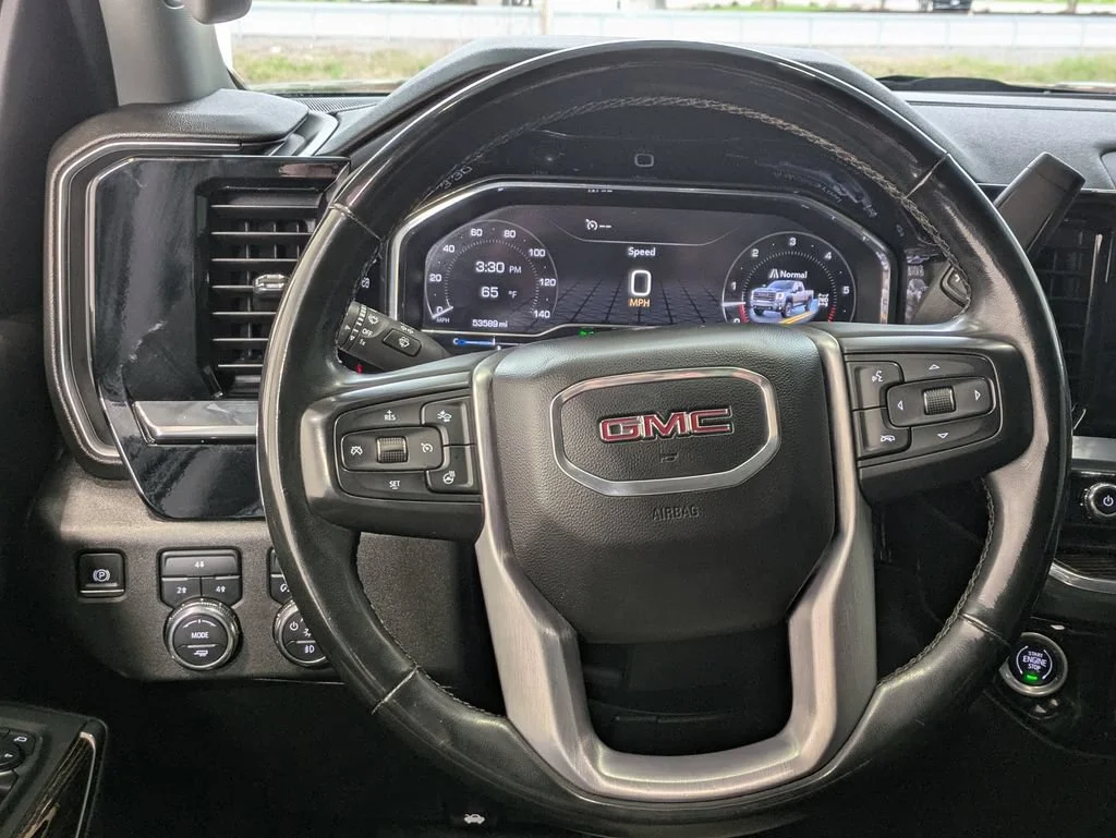 Used 2024 Onyx Black GMC SLE image 25