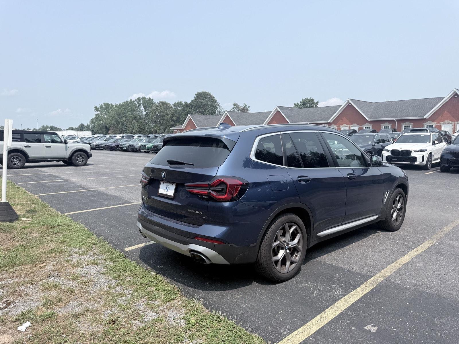 Used 2024 Phytonic Blue Metallic BMW xDrive30i image 5