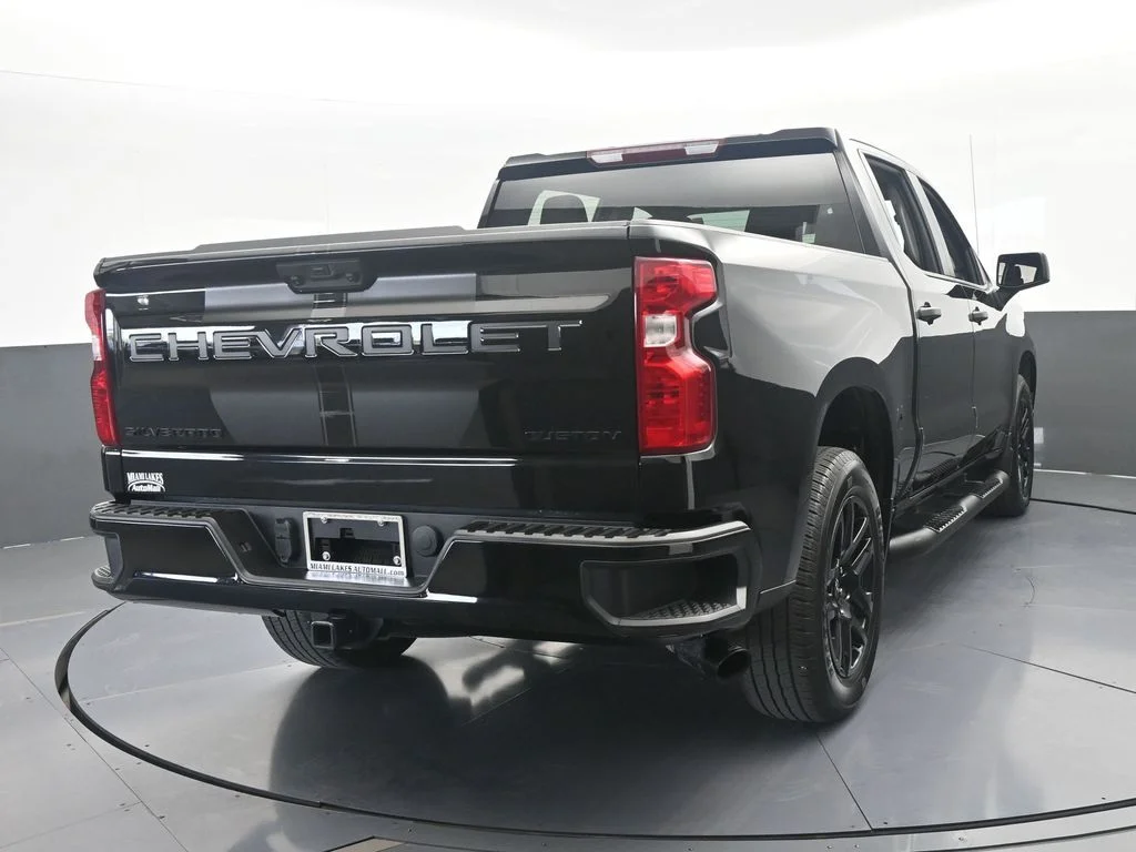 Used 2025 Black Chevrolet Custom image 5