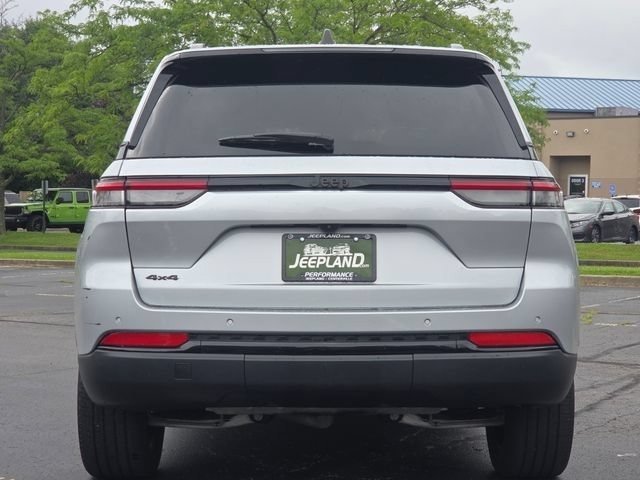 Used 2024 Silver Zynith Jeep Altitude X image 22