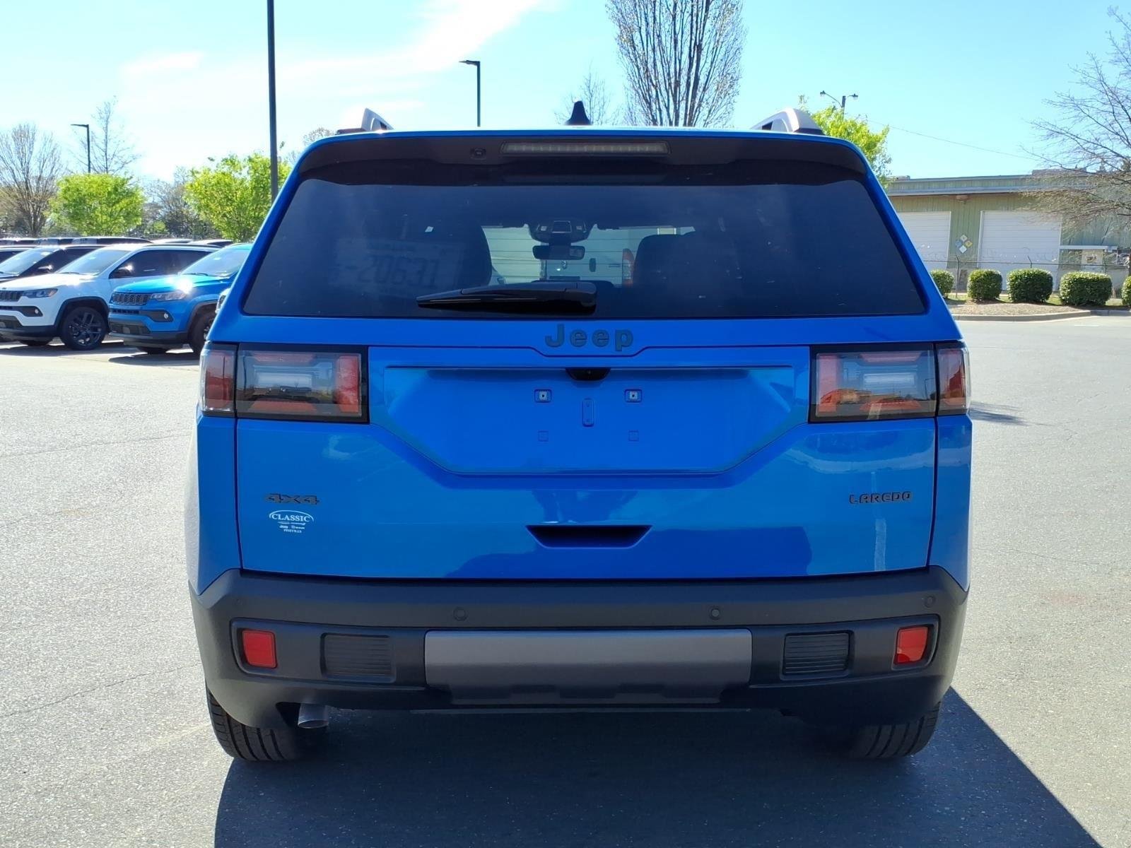 New 2026 Hydro Blue Pearl-Coat Exterior Paint Jeep  image 15