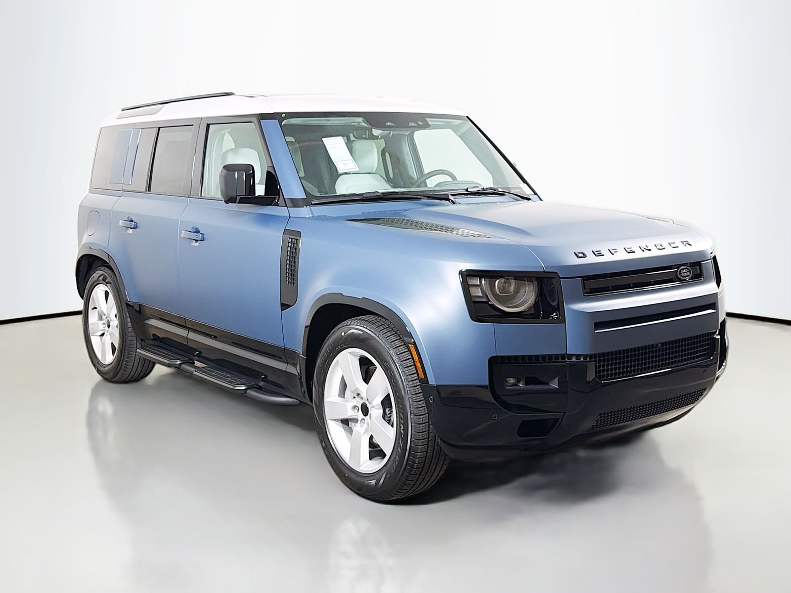New 2026 Tasman Blue Land Rover X-Dynamic SE image 7