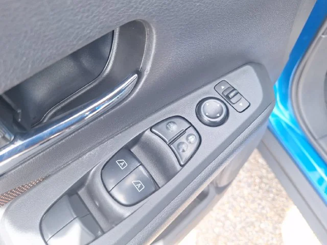 Used 2024 Blue Nissan SR image 12