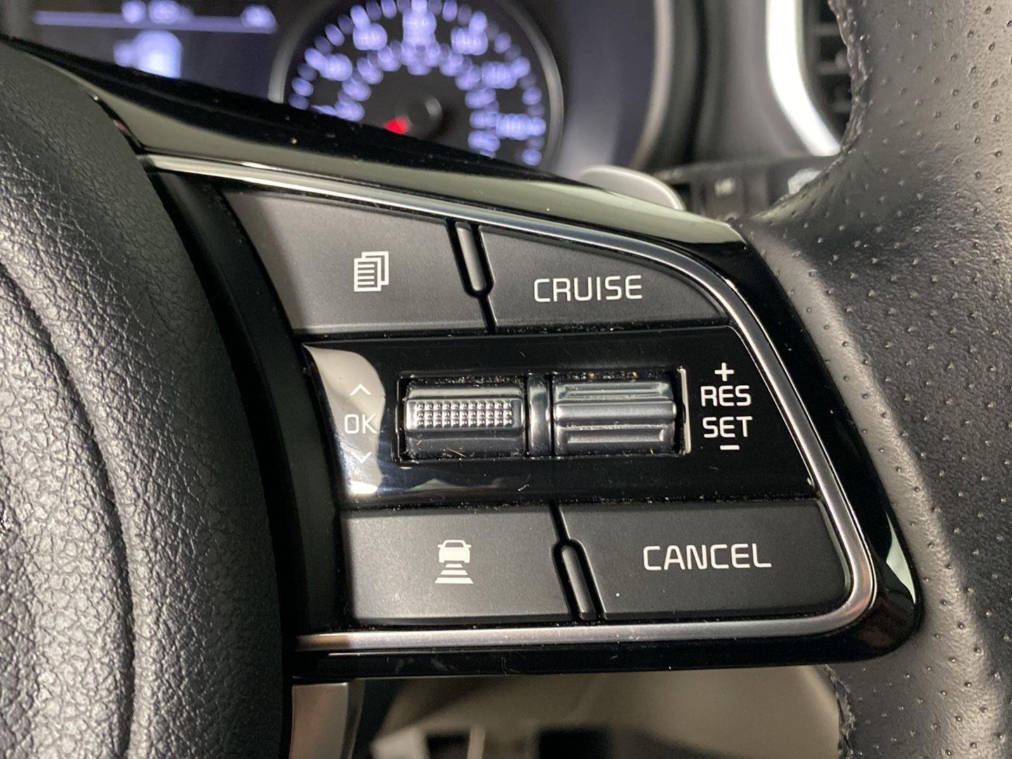 Used 2021 Hyper Red Kia SX Turbo image 18