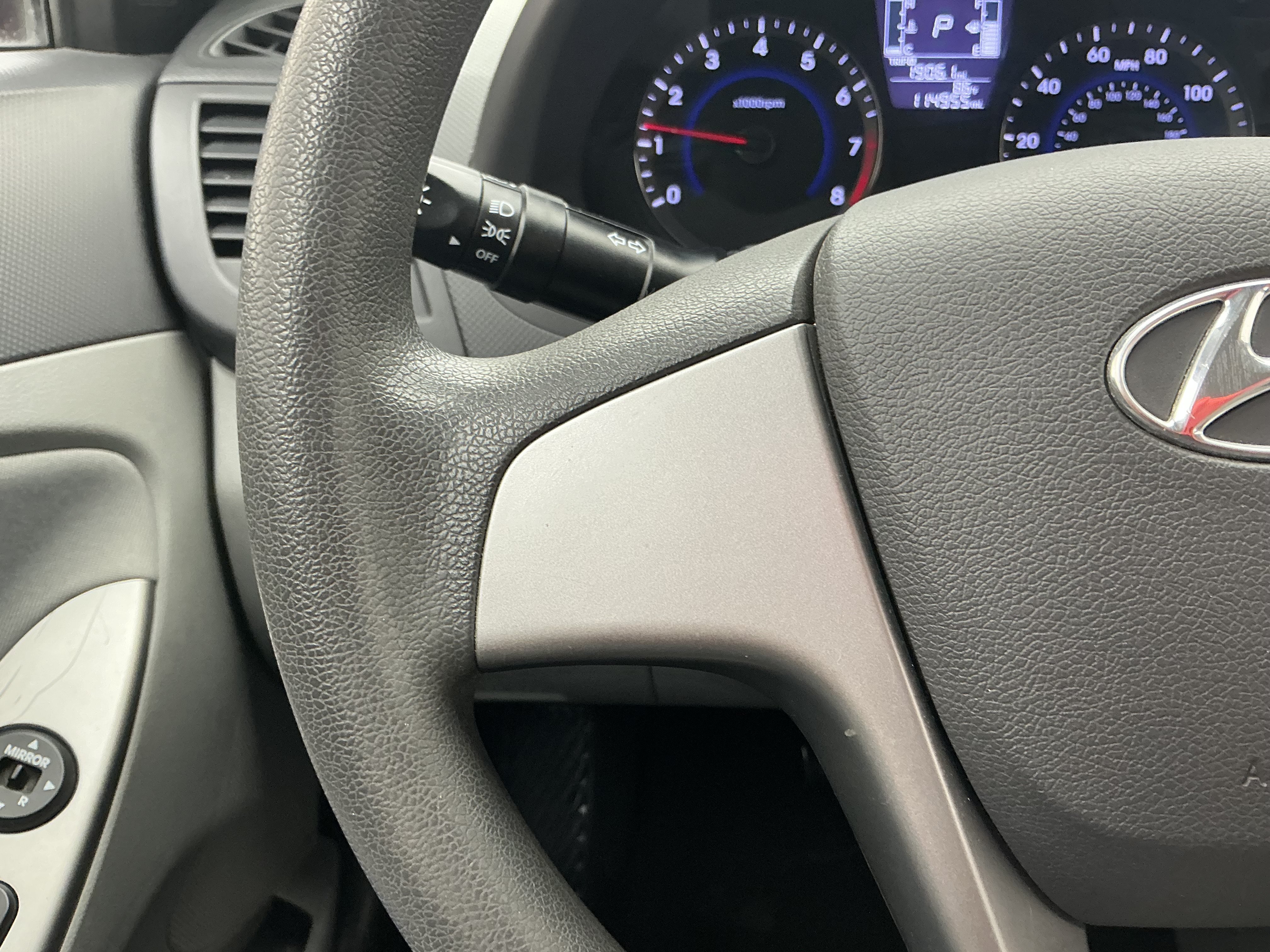 Used 2017 Boston Red Metallic Hyundai SE image 9