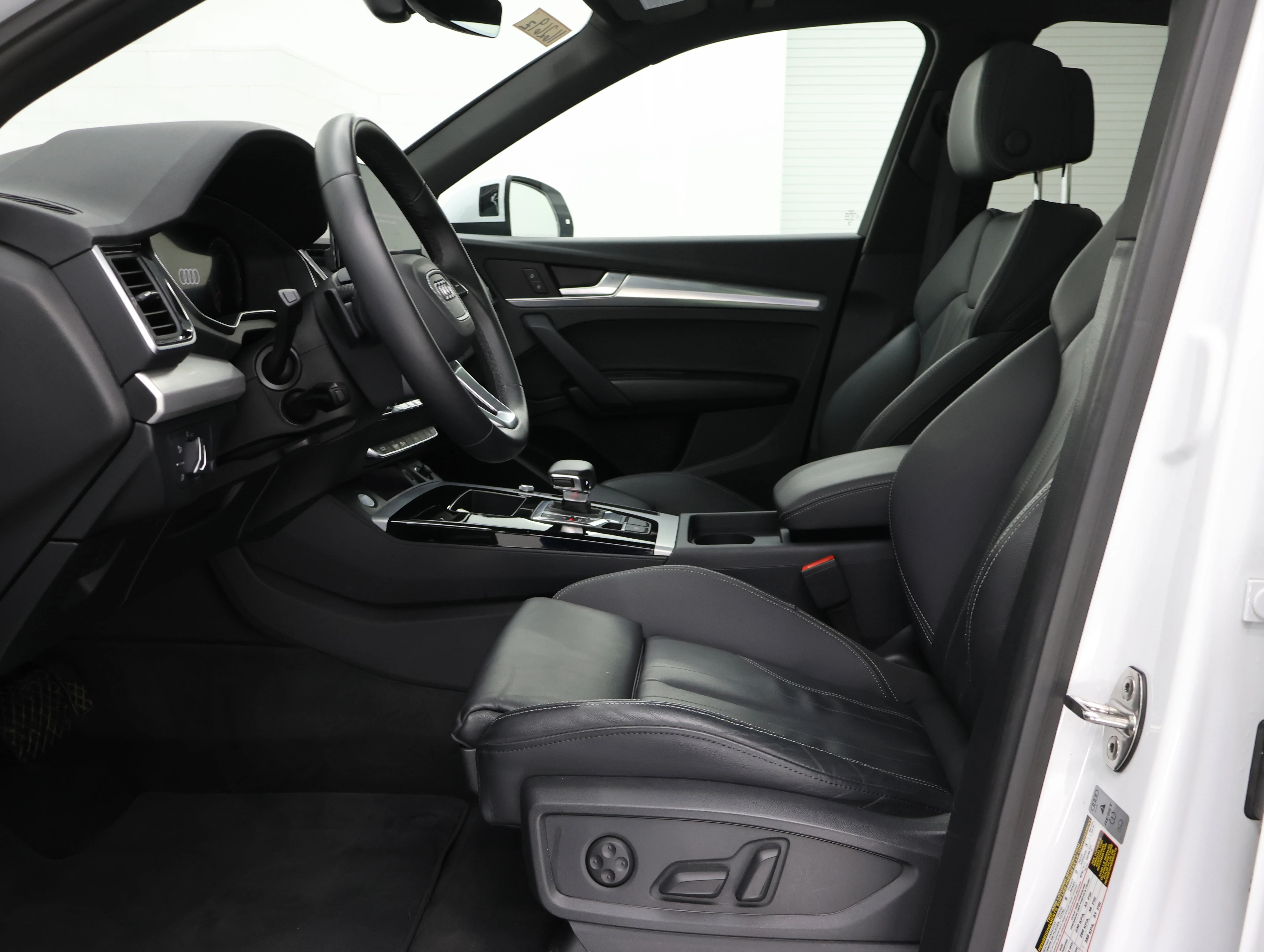 Used 2025 Arkona White Audi 45 S line Premium image 8