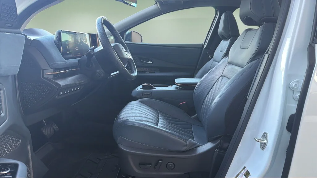Certified Used 2023 Everest White Pearl Tricoat Black Diamond Pearl Nissan Platinum+ e-4orce image 21