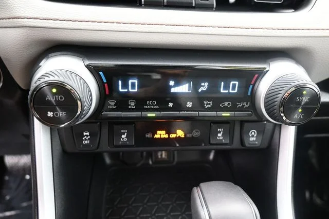 Used 2024 Beige Toyota XLE Premium image 35