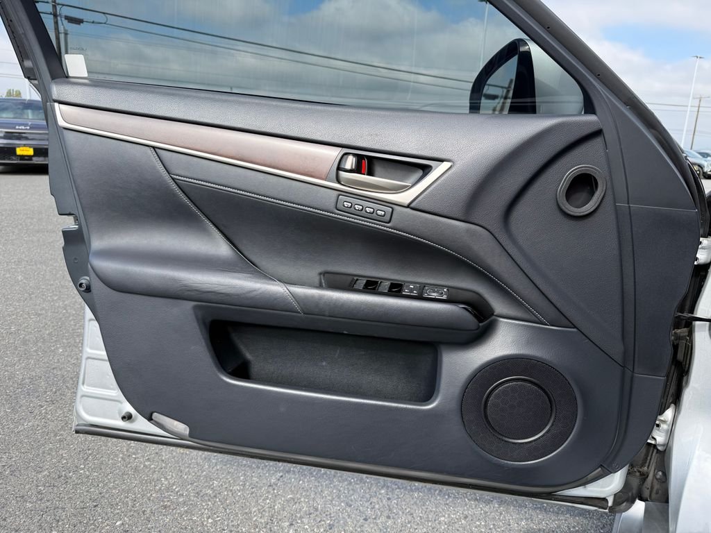 Used 2014 Silver Lexus 350 image 19
