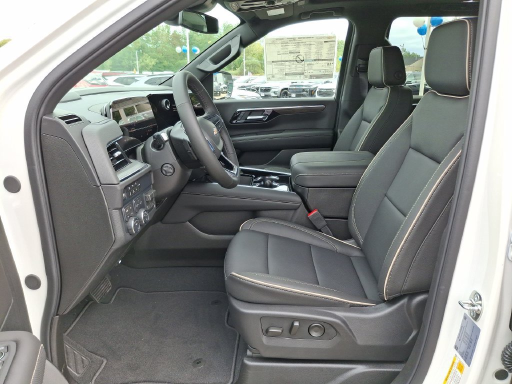 2025 Chevrolet Suburban Premier - Photo 13