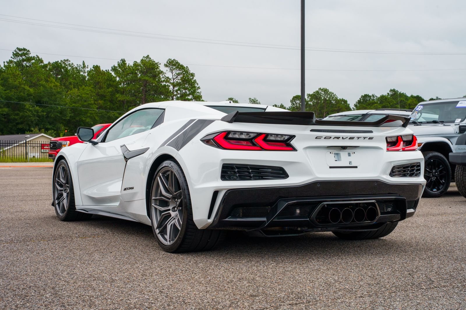 Used 2024 White Chevrolet Z06 image 12