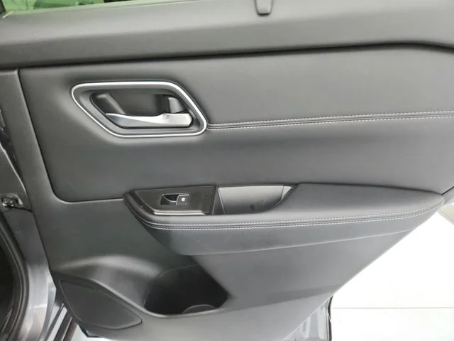 Used 2026 Gray Nissan Platinum image 54