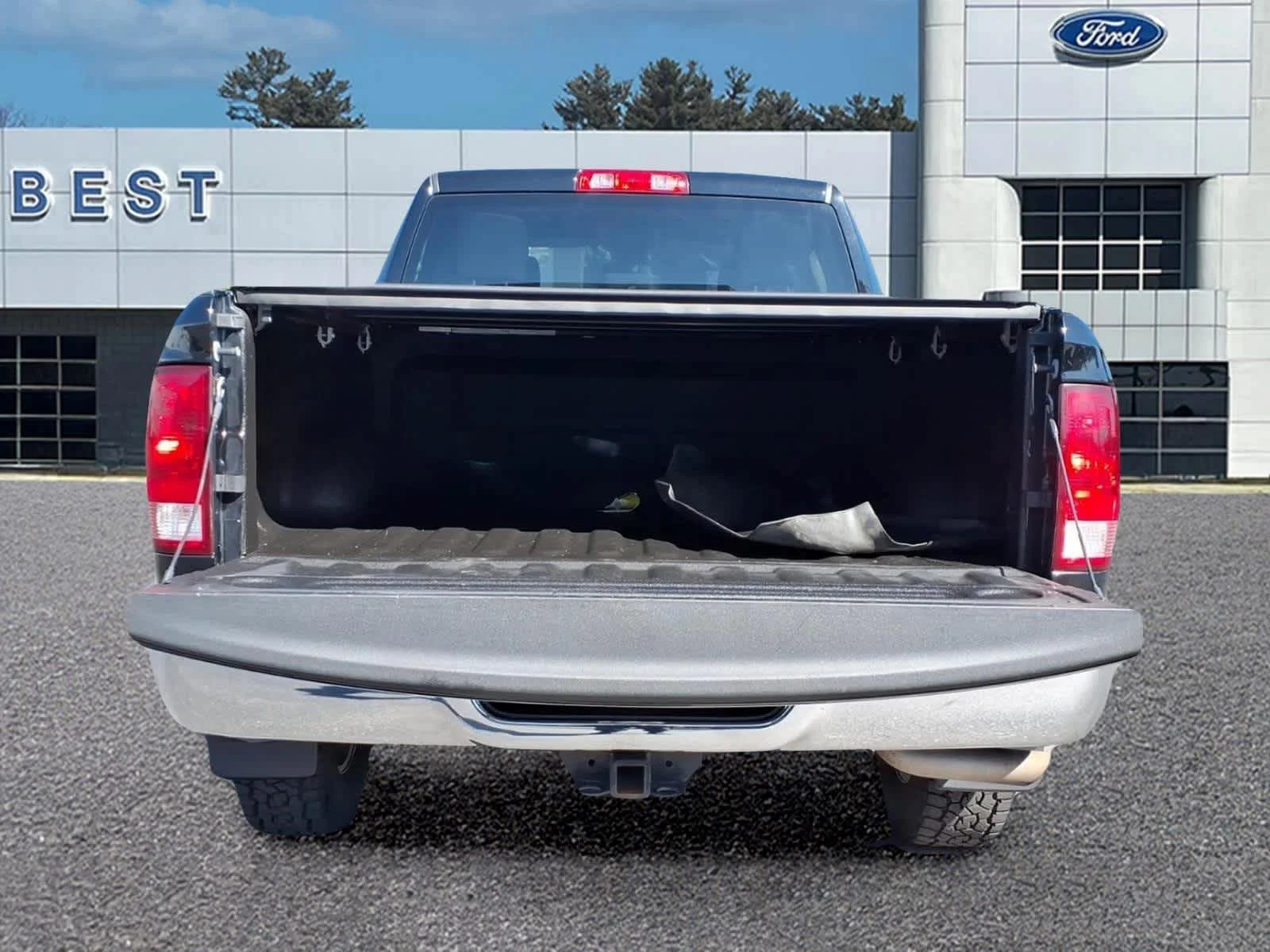 Used 2022 Diamond Black Crystal Pearlcoat Ram Tradesman image 6