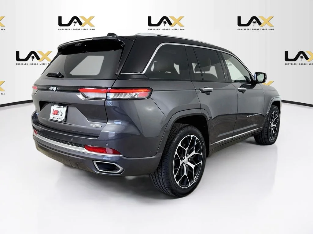 Used 2024 Gray Jeep Summit Reserve 4xe image 7