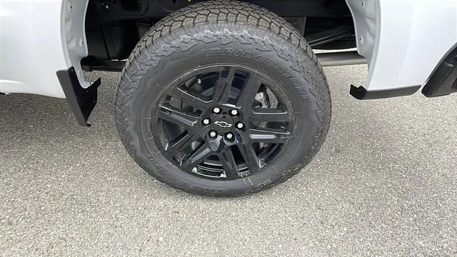 New 2026 Summit White Chevrolet LT Trail Boss image 32