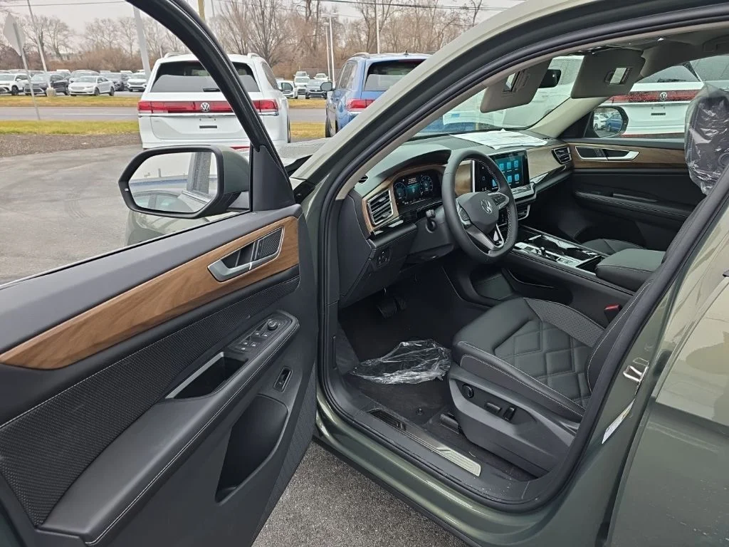 2026 Volkswagen Atlas SE w/Tech - Photo 9