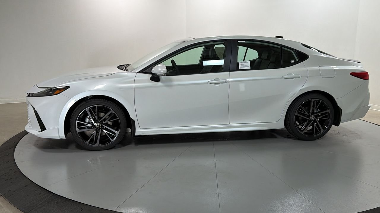New 2026 Wind Chill Pearl <sup>1</sup> Toyota  XSE image 8