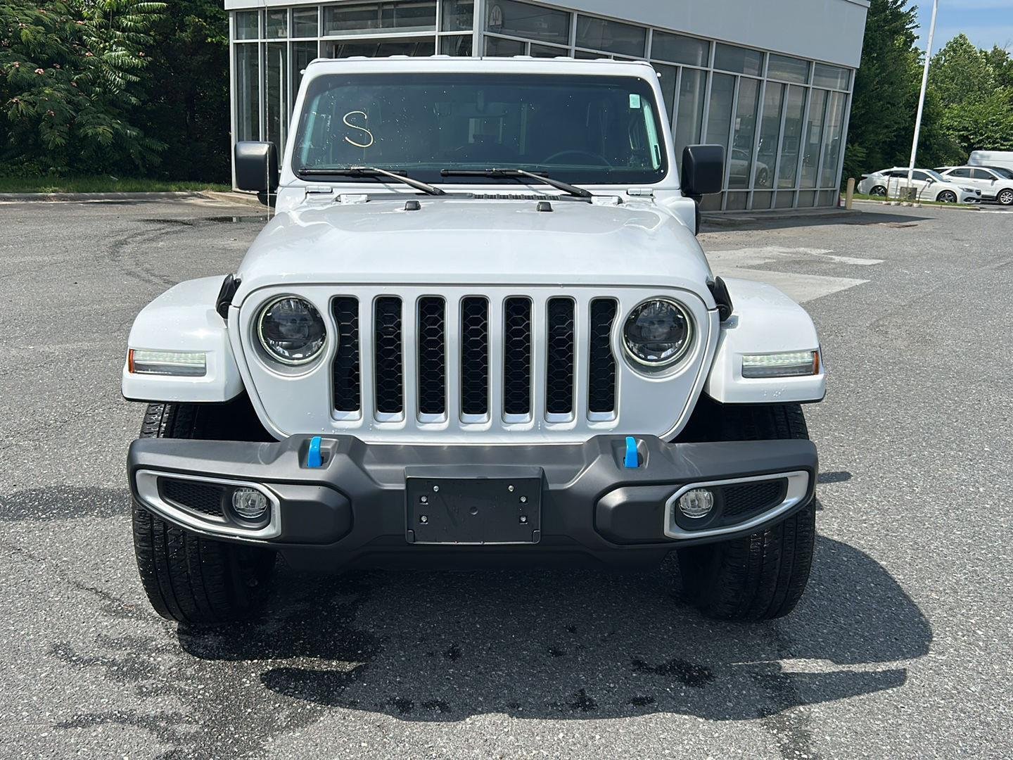 Used 2023 Bright White Clearcoat Jeep Sahara image 8