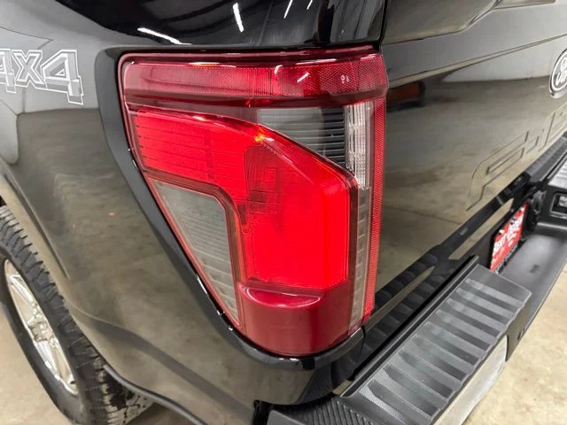 Used 2025 Black Ford XLT image 7