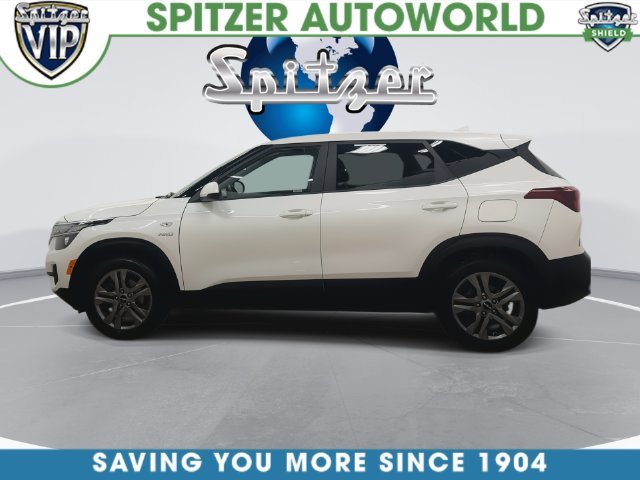Used 2023 White Kia LX image 6