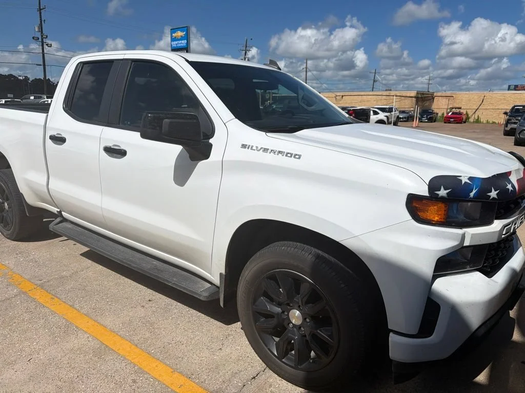 Used 2021 SUMMIT WHITE Chevrolet Custom image 7