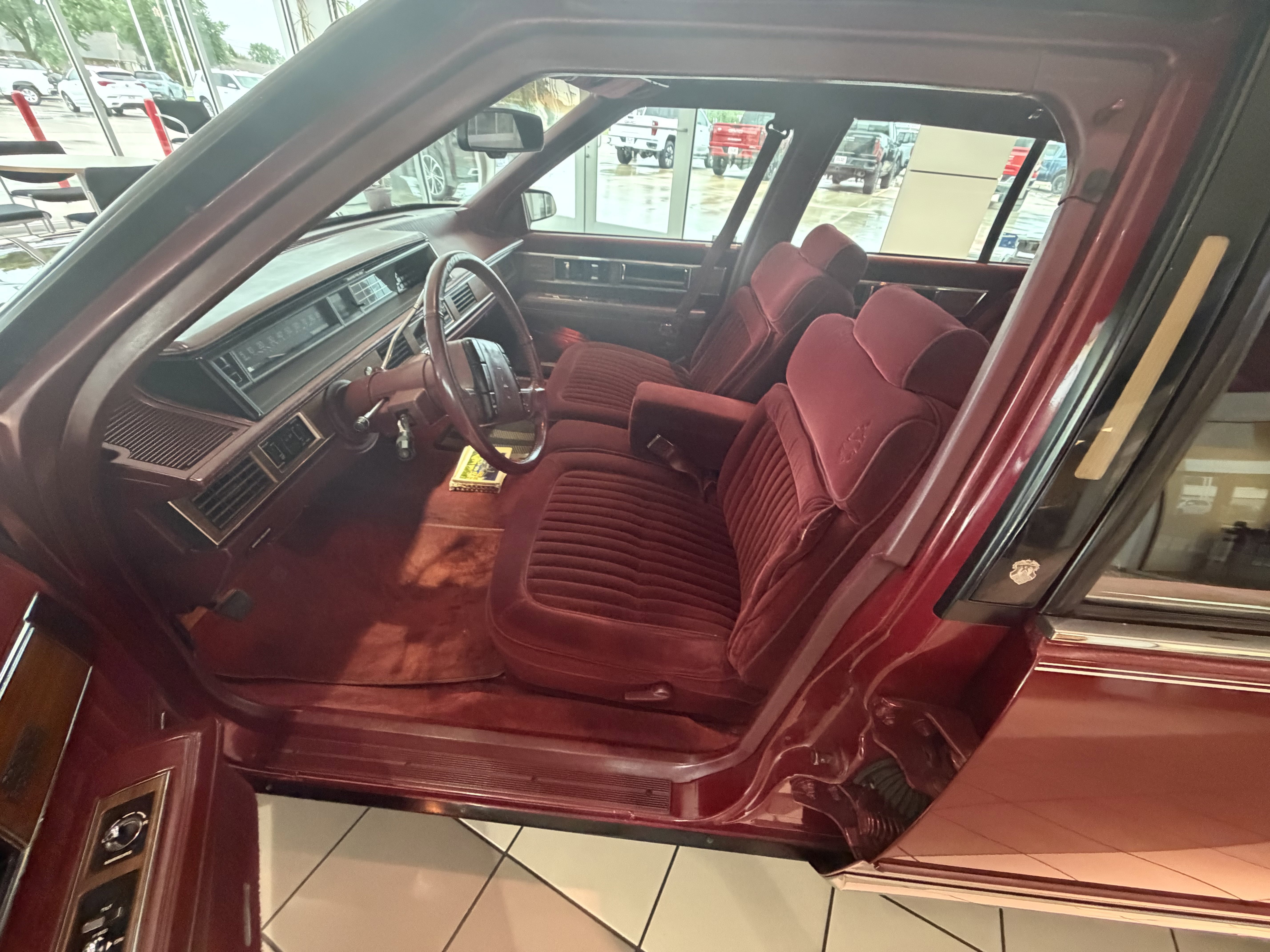 Used 1989 Burgandy Oldsmobile Regency Brougham image 6