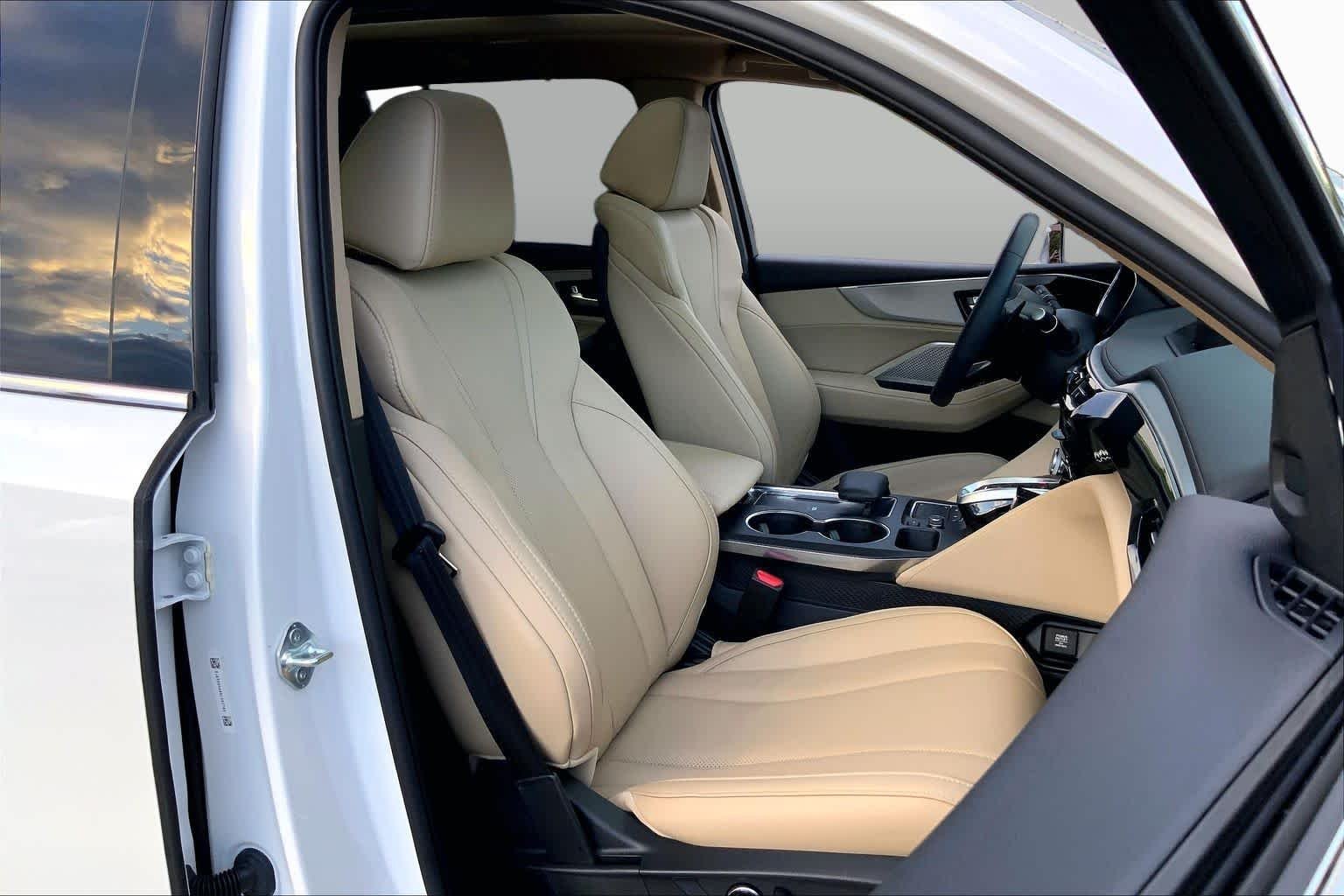 Used 2024 Platinum White Pearl Acura w/Technology Package image 9