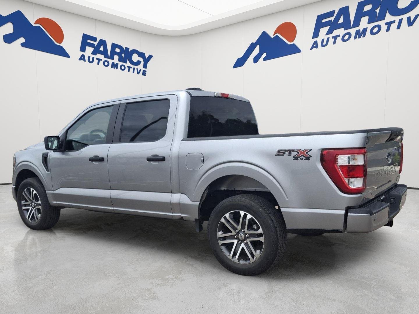 Used 2023 Iconic Silver Ford XL image 7