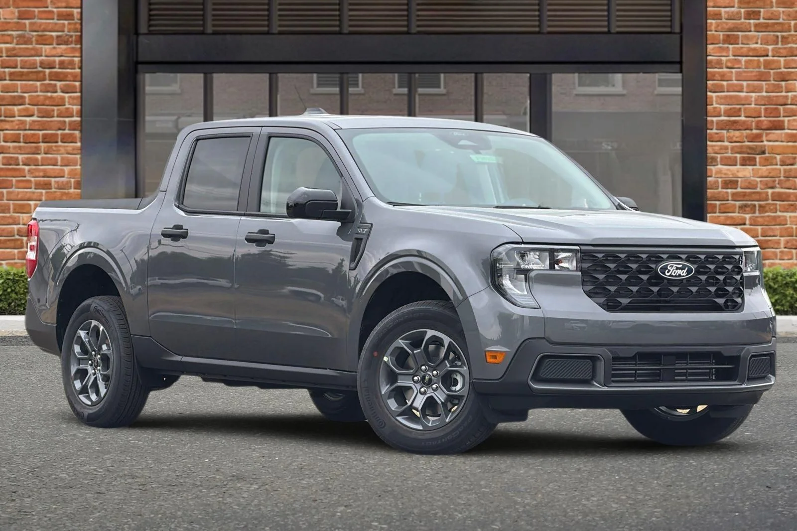 New 2026 Carbonized Gray Metallic Ford XLT image 2