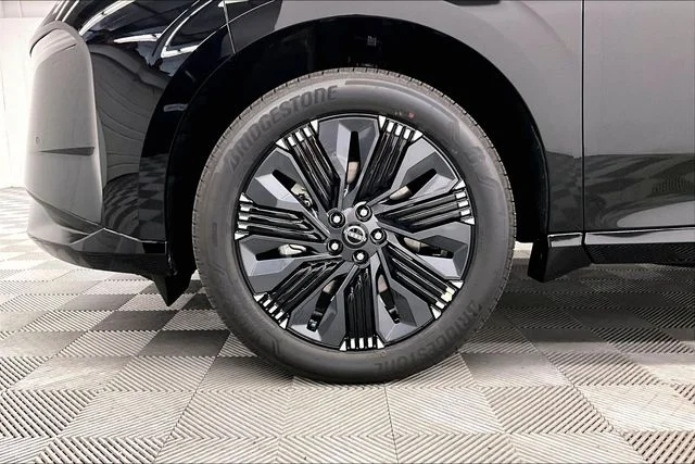 New 2026 Super Black Nissan Platinum image 12
