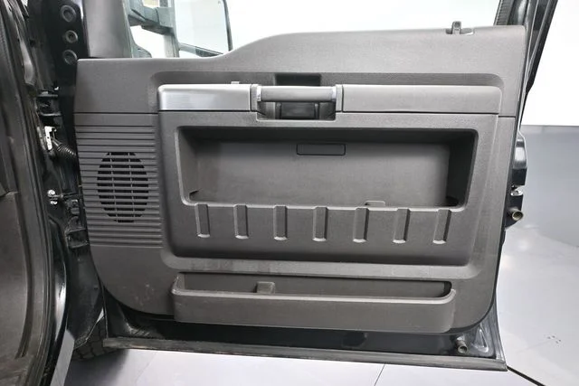 Used 2008 Black Ford FX4 image 32