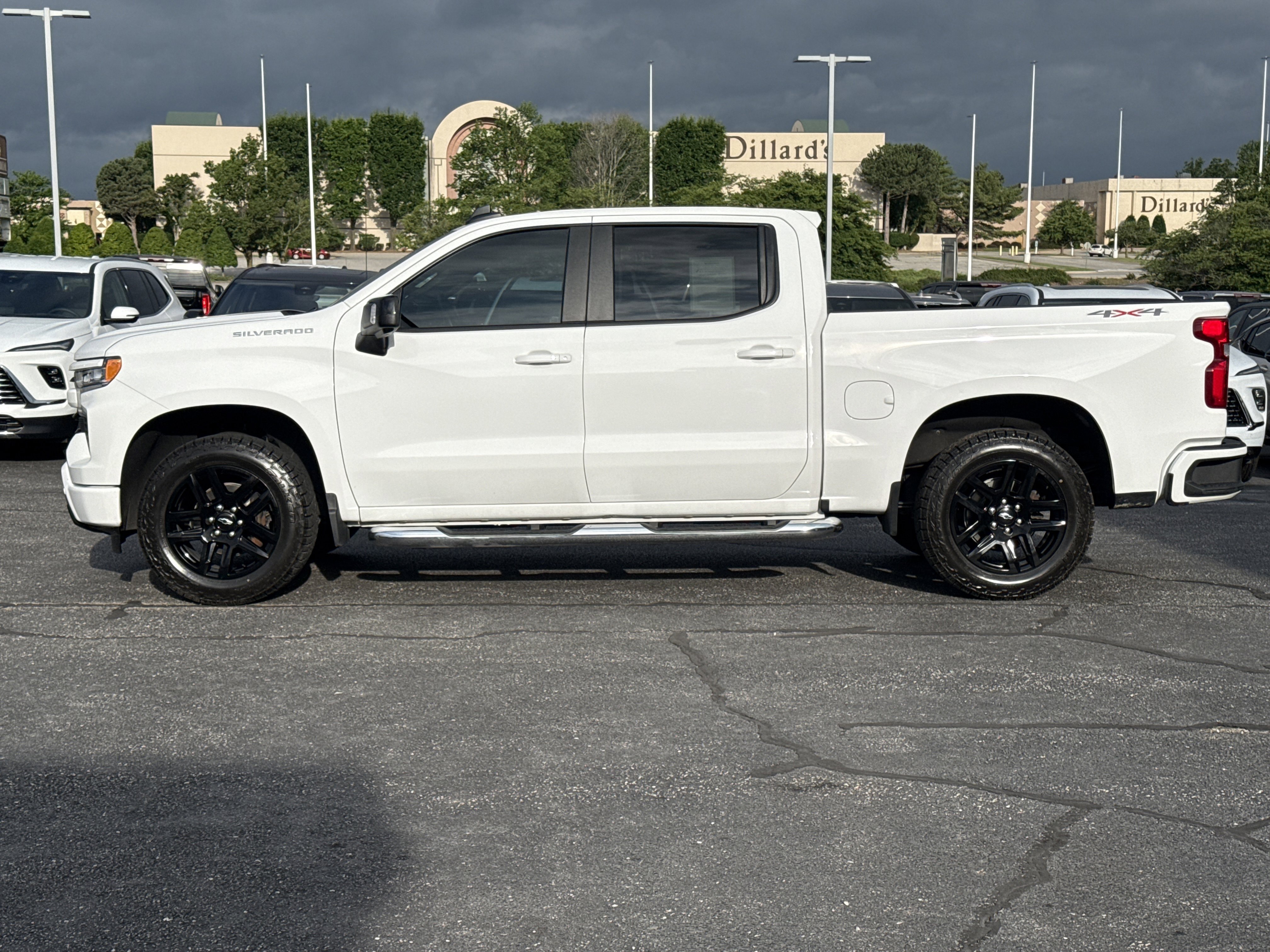 Used 2024 Summit White Chevrolet RST image 13