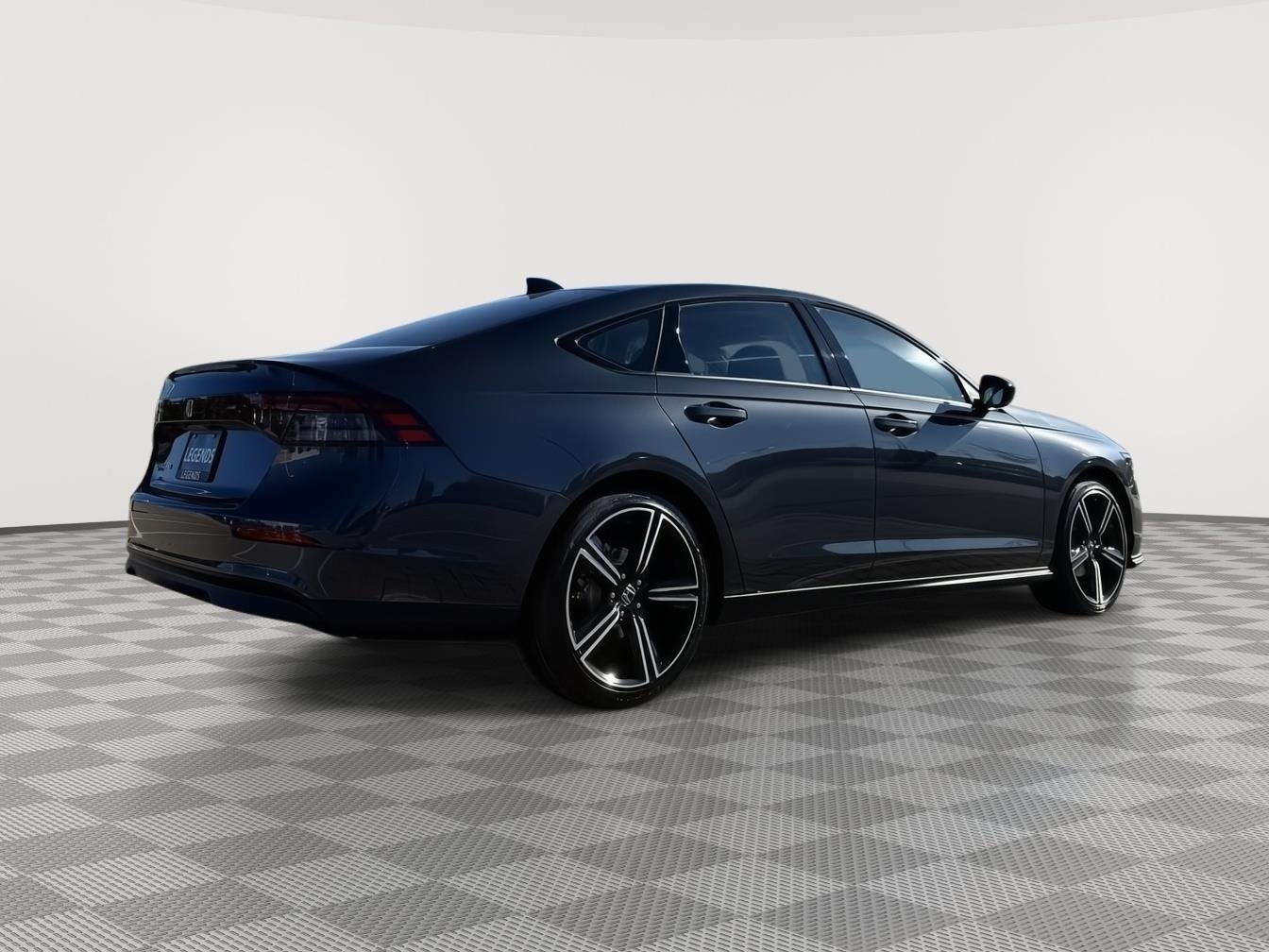 New 2026 Meteorite Gray Metallic Honda SE image 6