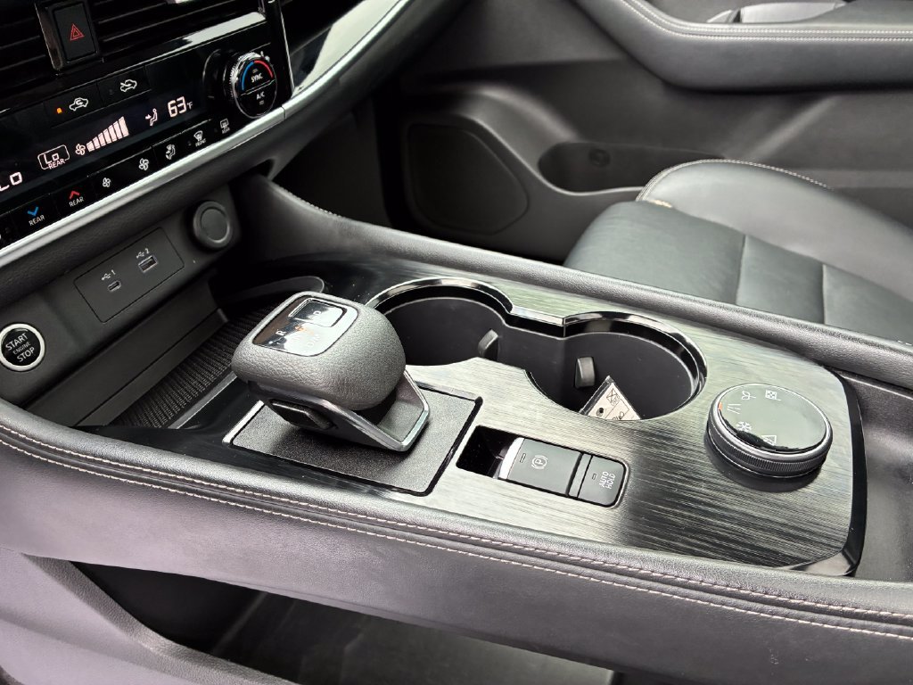 Used 2022 Gray Nissan SL image 16