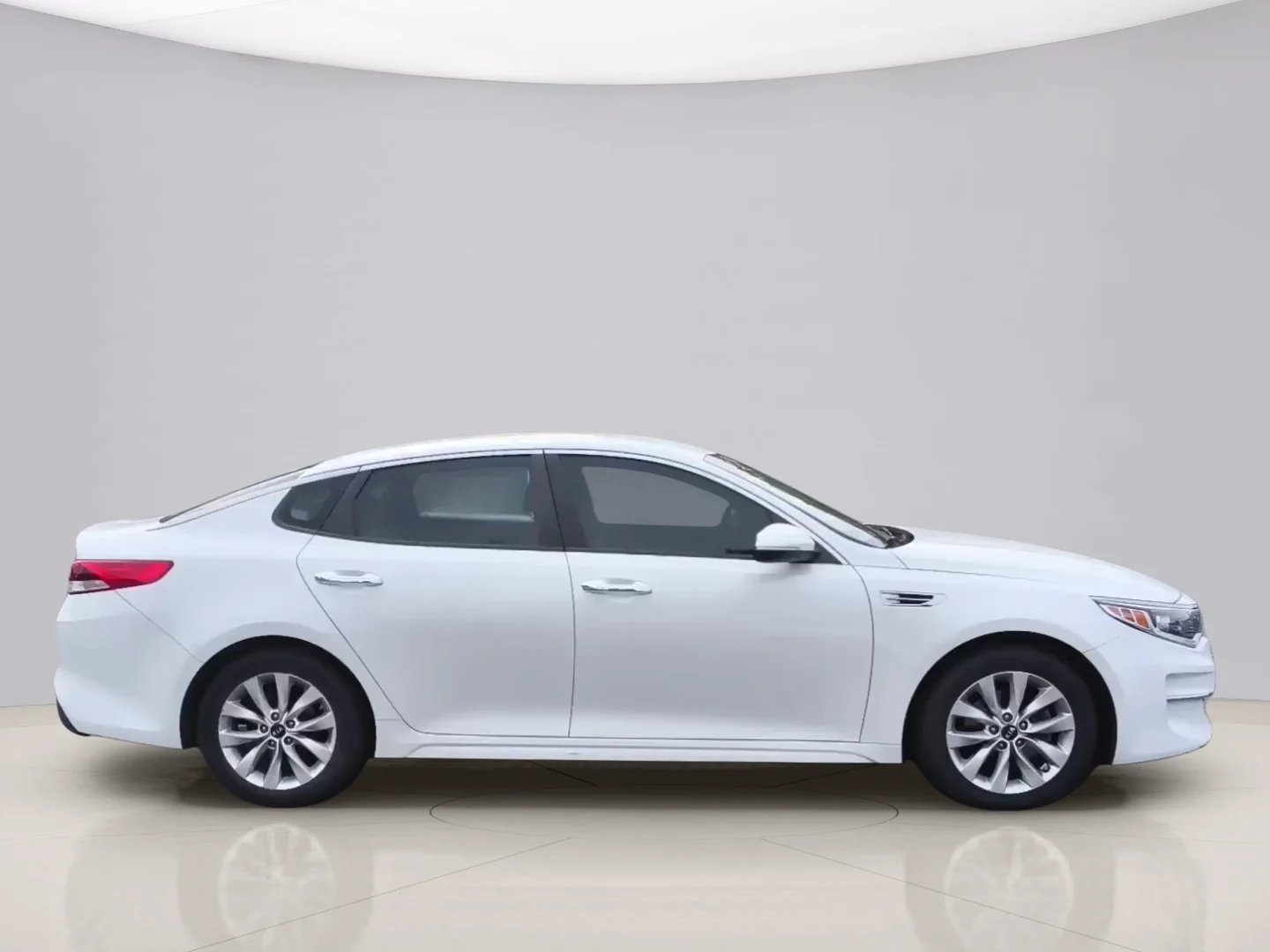 Used 2016 White Kia LX image 6