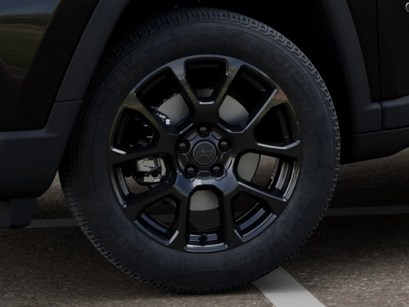 New 2026 Diamond Black Crystal Pearl-Coat Exterior Paint Jeep Latitude image 34