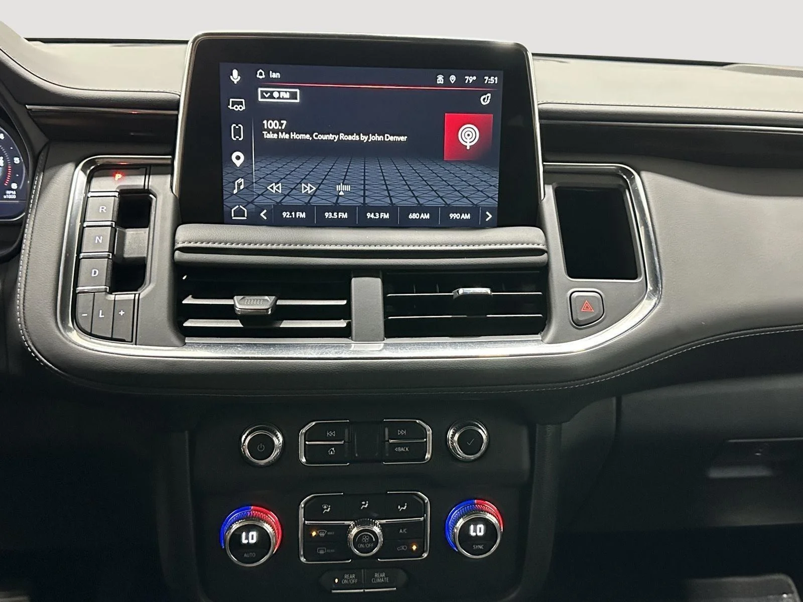 Used 2024 Onyx Black GMC SLE image 11