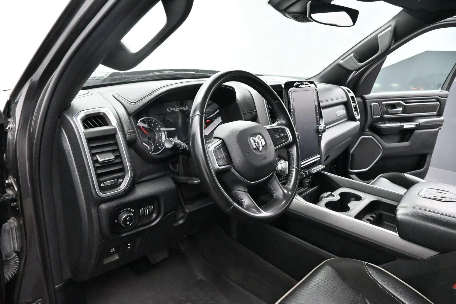 Used 2021 Granite Crystal Metallic Clearcoat Ram Laramie image 13