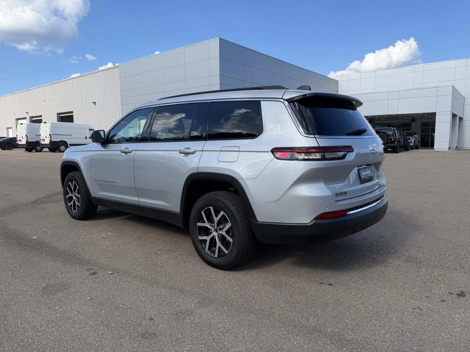 Used 2025 Silver Zynith Jeep Limited image 4
