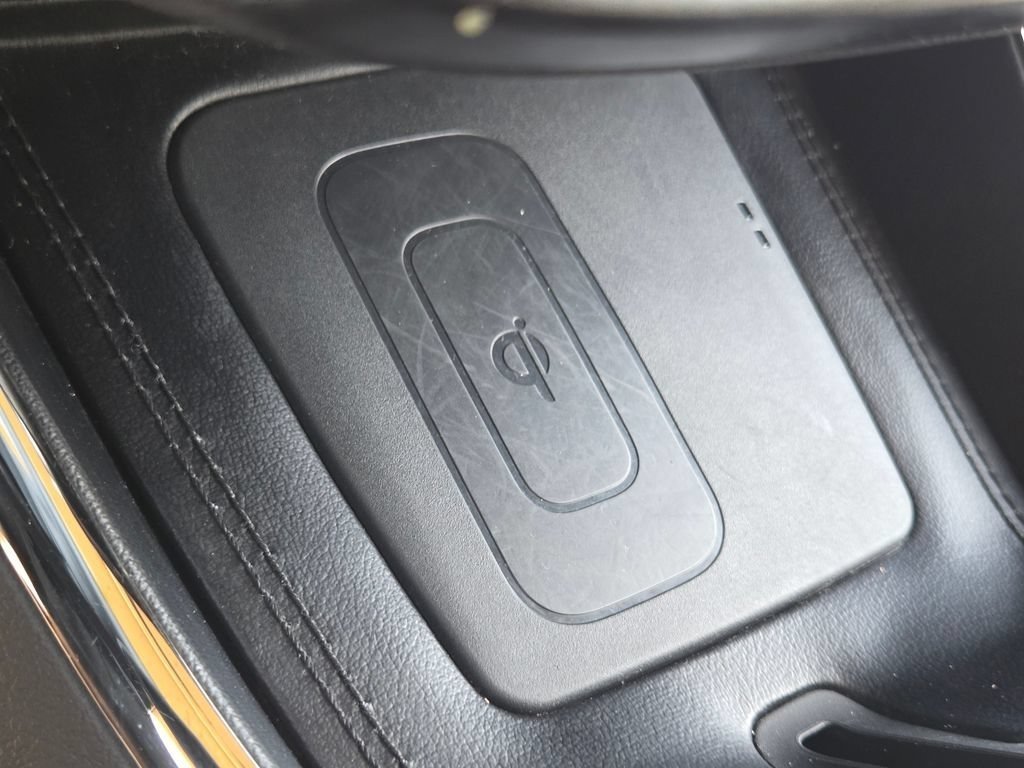 Certified Used 2018 Creme Brulee Toyota XLE Premium image 15