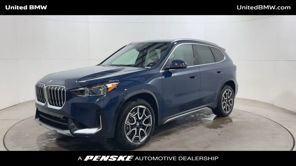 Used 2026 Night Dusk Blue Metallic BMW xDrive28i image 4